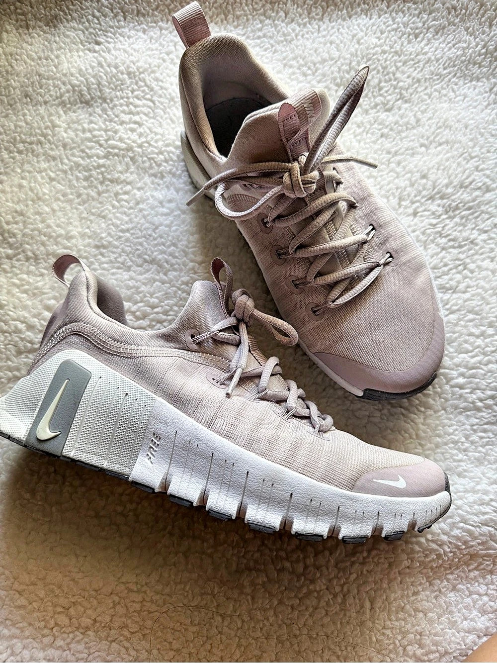 Nike Metcon 6 Muave US 7 Athletic Shoes